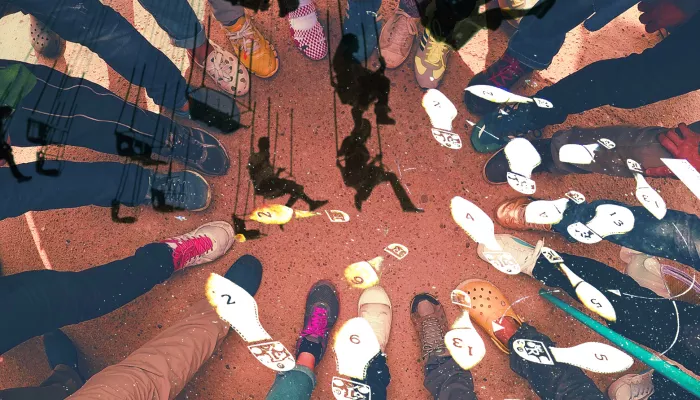 a picture of many feet